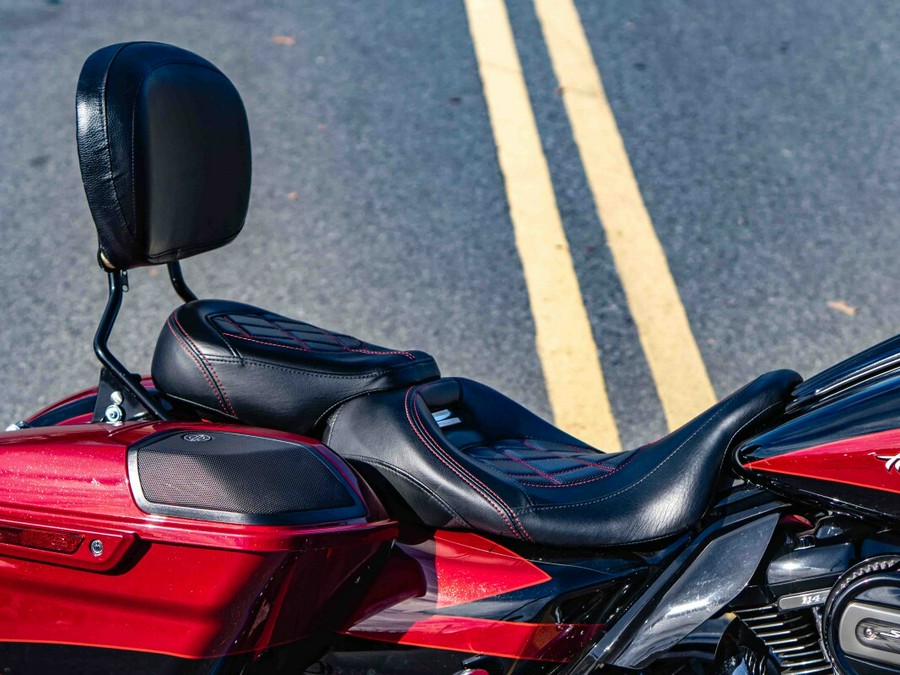 FLHXSE 2017 CVO™ Street Glide®