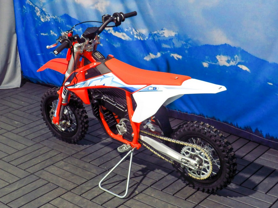 2024 KTM SX-E 3