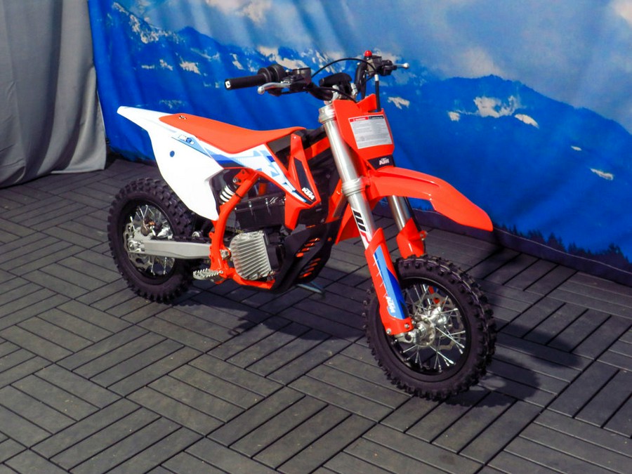 2024 KTM SX-E 3