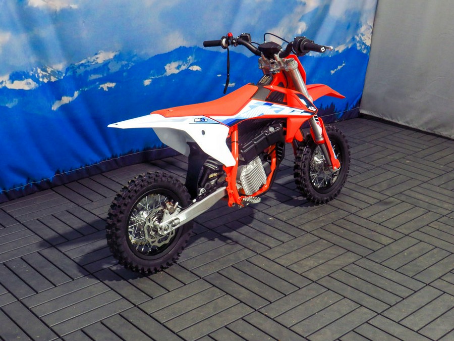 2024 KTM SX-E 3