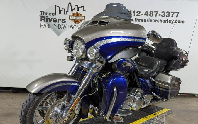 2016 Harley-Davidson CVO Limited Palladium Silver/Phantom Blue