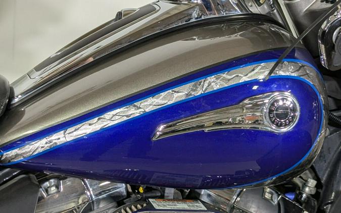 2016 Harley-Davidson CVO Limited Palladium Silver/Phantom Blue