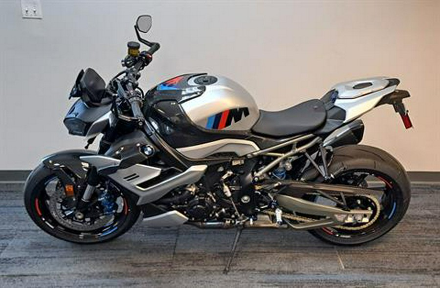 2026 BMW M1000R