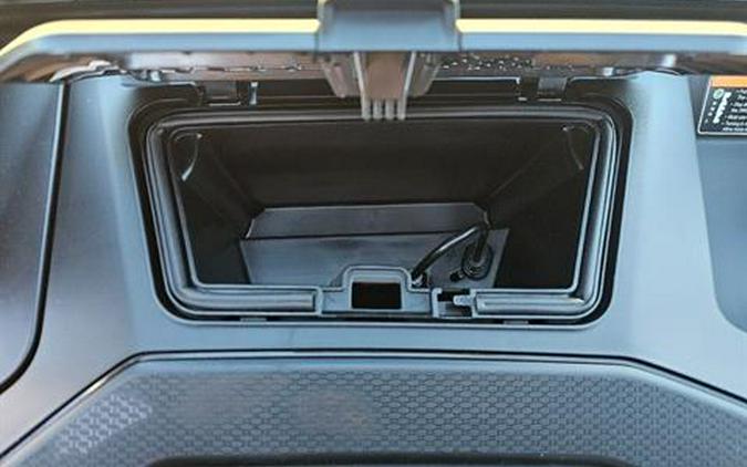 2026 Can-Am Defender MAX Limited HD11