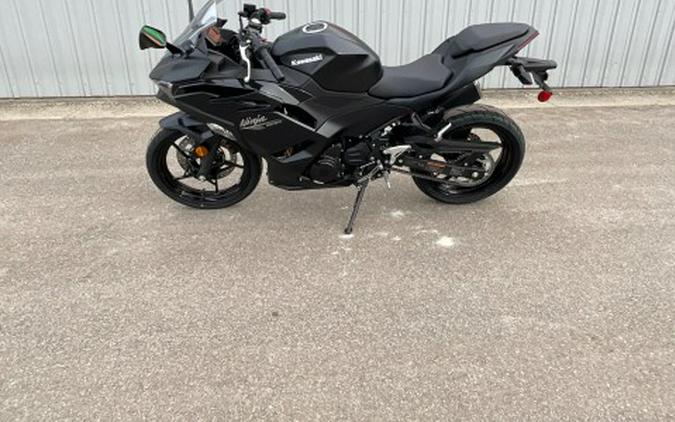 2026 Kawasaki Ninja® 500