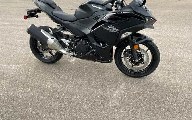 2026 Kawasaki Ninja® 500