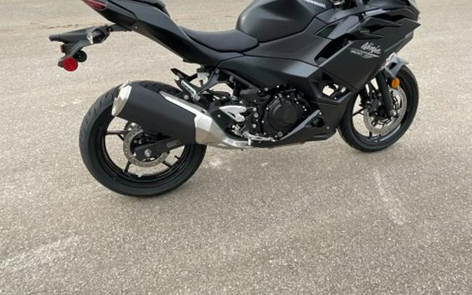 2026 Kawasaki Ninja® 500