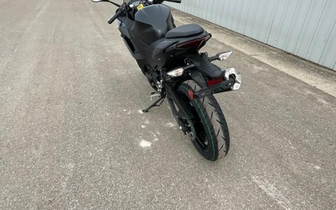 2026 Kawasaki Ninja® 500