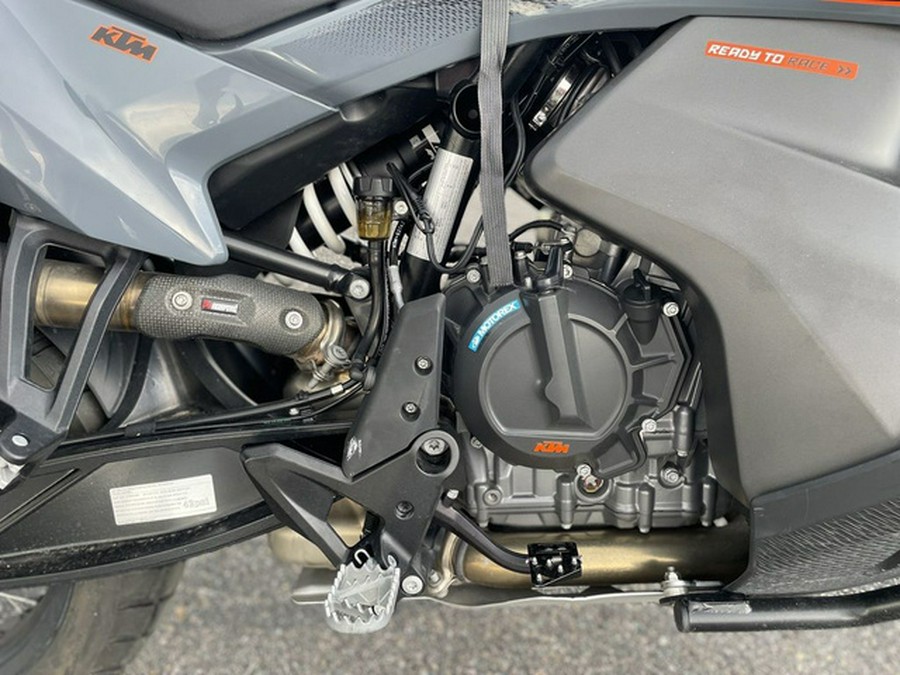 2022 KTM Adventure 890