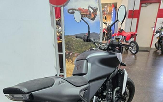 2025 Husqvarna SVARTPILEN 801