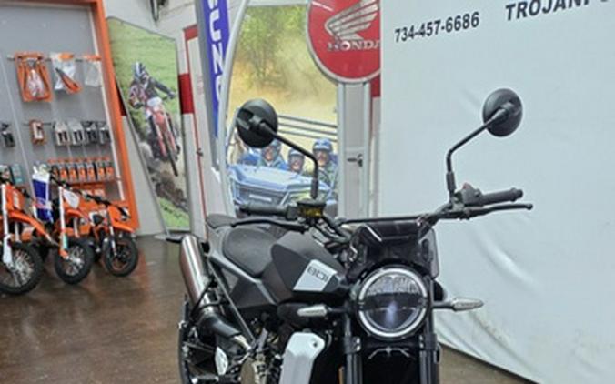 2025 Husqvarna SVARTPILEN 801