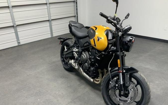 2026 Triumph Trident 660 Cosmic yellow