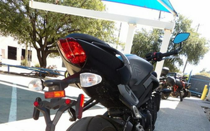 2024 Triumph Street Triple 765 R Silver Ice