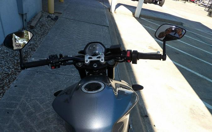 2024 Triumph Street Triple 765 R Silver Ice