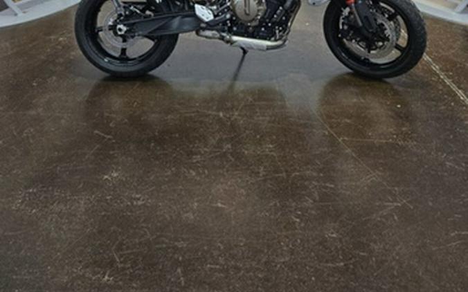 2025 Husqvarna SVARTPILEN 801