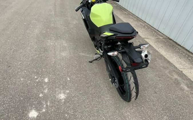 2026 Kawasaki Ninja® 500 ABS