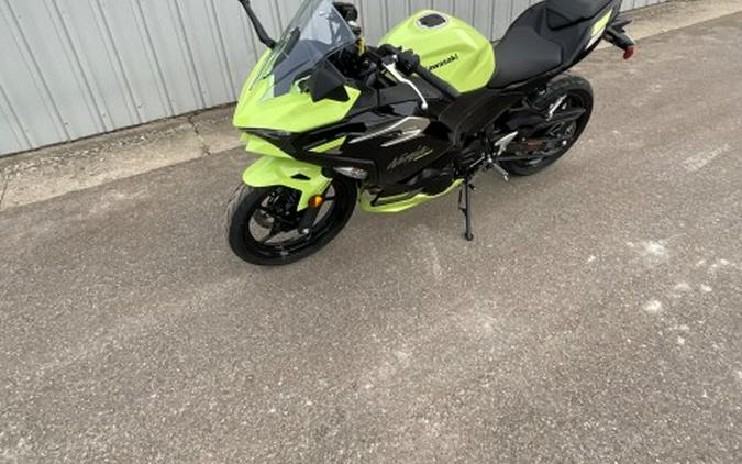 2026 Kawasaki Ninja® 500 ABS