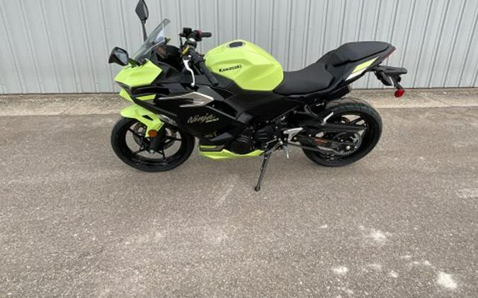 2026 Kawasaki Ninja® 500 ABS