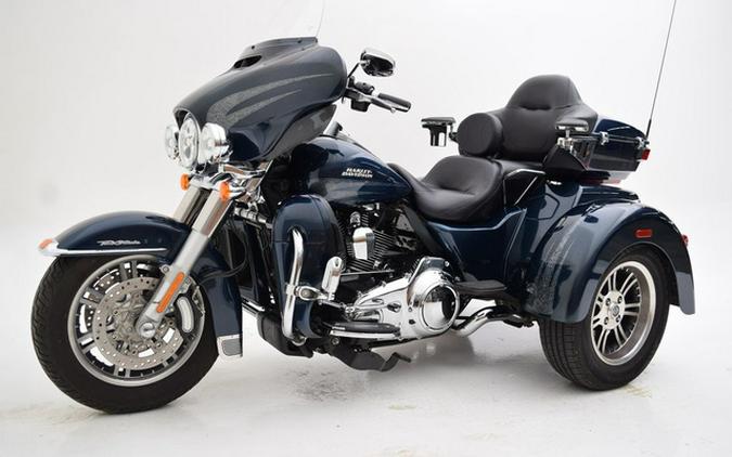 2016 Harley-Davidson Trike FLHTCUTG - Tri Glide Ultra