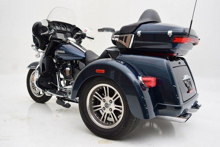 2016 Harley-Davidson Trike FLHTCUTG - Tri Glide Ultra