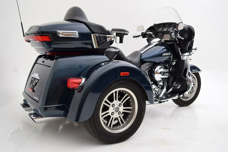 2016 Harley-Davidson Trike FLHTCUTG - Tri Glide Ultra