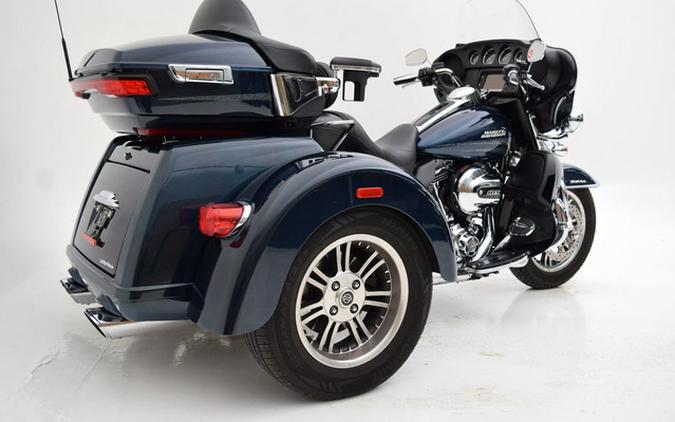 2016 Harley-Davidson Trike FLHTCUTG - Tri Glide Ultra