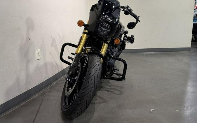 2026 Indian 101 Scout Black Crystal With Super Graphite