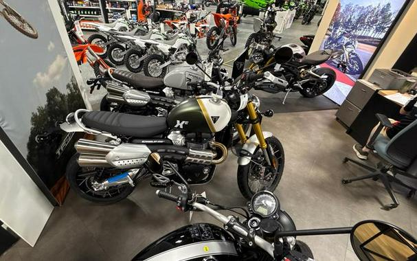 2026 Triumph Scrambler 1200 XE Sapphire black