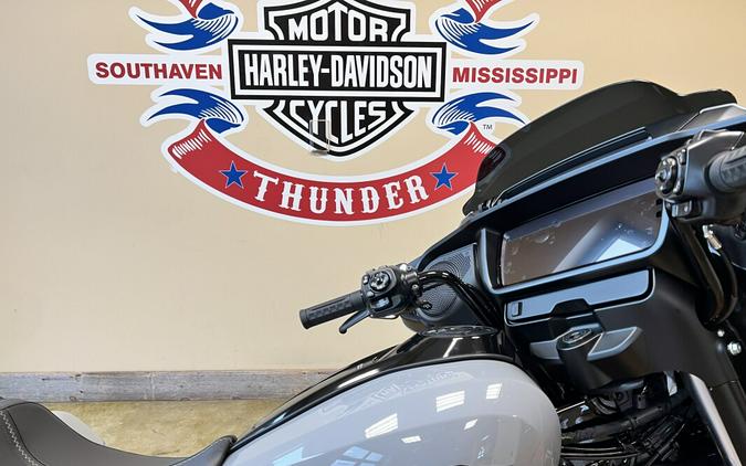 New 2026 Harley-Davidson Street Glide Grand American Touring Motorcycle For Sale Near Memphis, TN