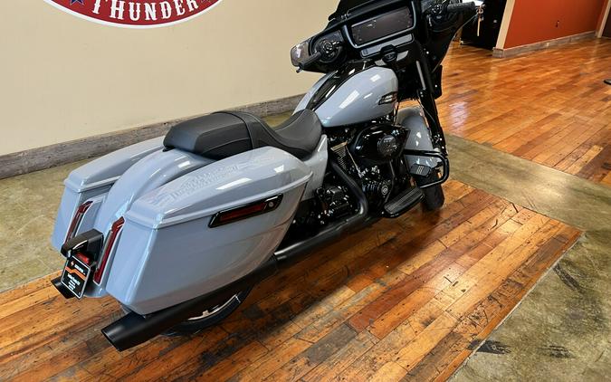 New 2026 Harley-Davidson Street Glide Grand American Touring Motorcycle For Sale Near Memphis, TN