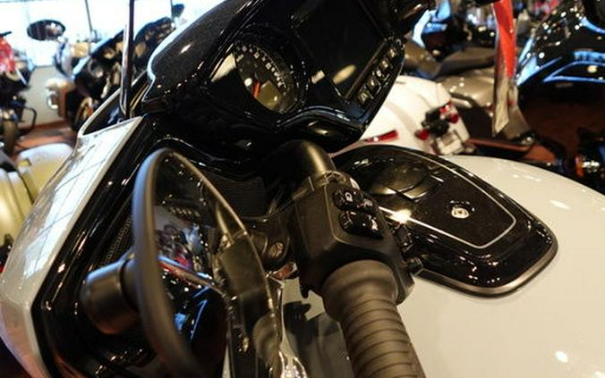 2025 Indian Motorcycle® Roadmaster® PowerPlus Dark Horse® 112 w/PowerBand Storm Gray