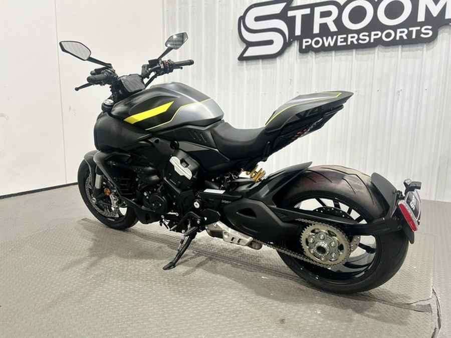 2026 Ducati Diavel V4 Black Roadster V4