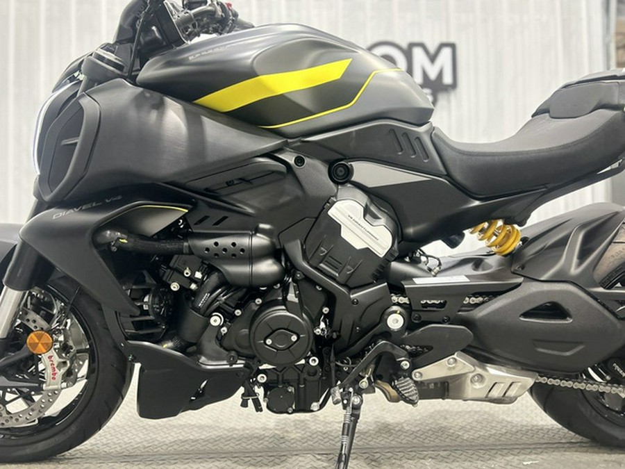 2026 Ducati Diavel V4 Black Roadster V4