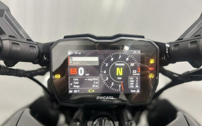2026 Ducati Diavel V4 Black Roadster V4