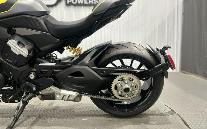 2026 Ducati Diavel V4 Black Roadster V4