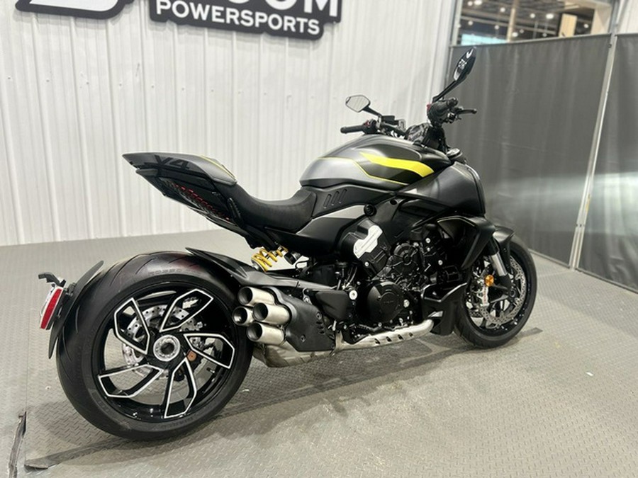 2026 Ducati Diavel V4 Black Roadster V4