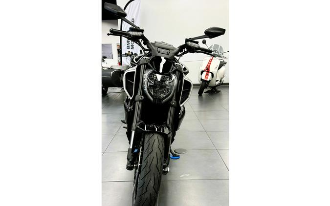 2024 Ducati Diavel V4 - Black