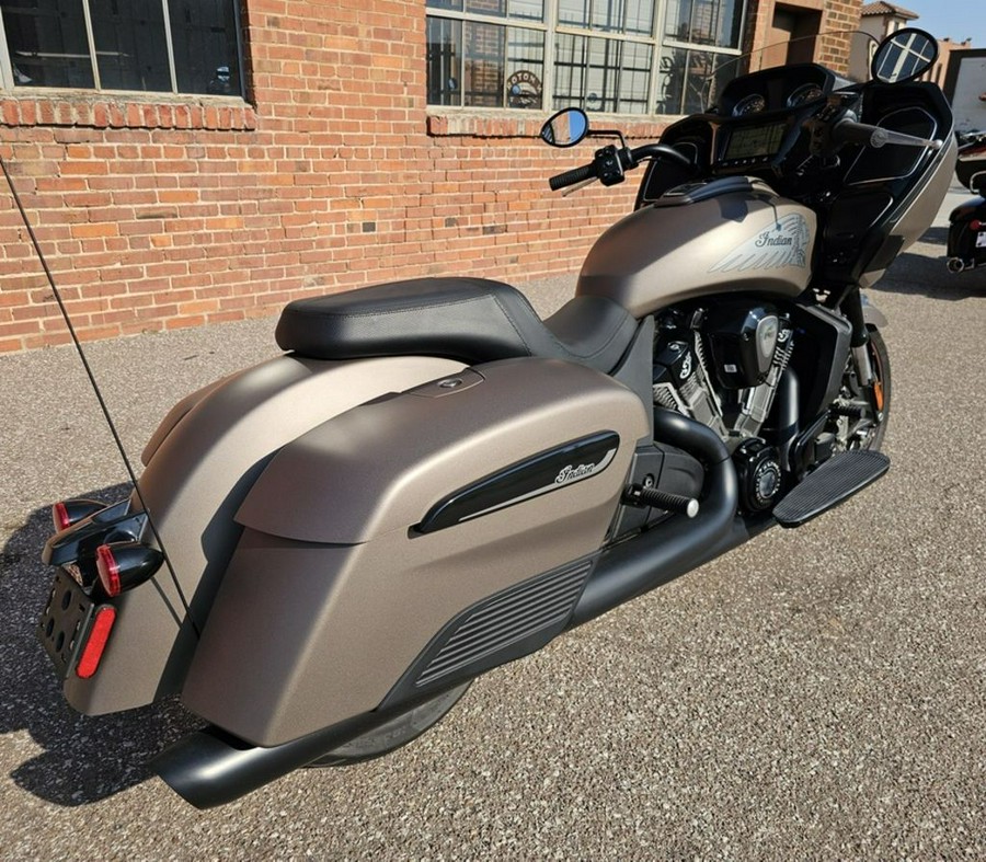 2021 Indian Motorcycle® Challenger Dark Horse®