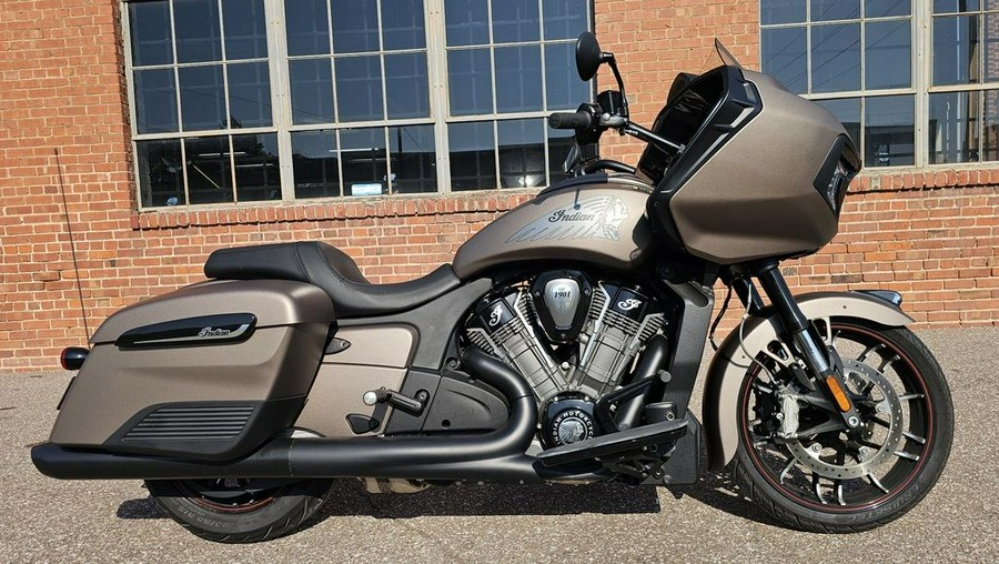 2021 Indian Motorcycle® Challenger Dark Horse®