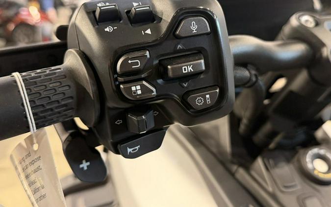 2025 Can-Am Canyon? XT