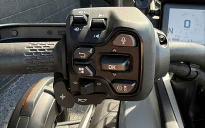 2025 Can-Am Canyon? XT