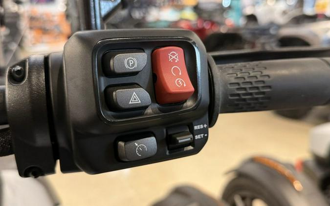 2025 Can-Am Canyon? XT