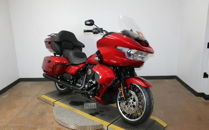 2026 Harley-Davidson® Road Glide Limited Brilliant Red