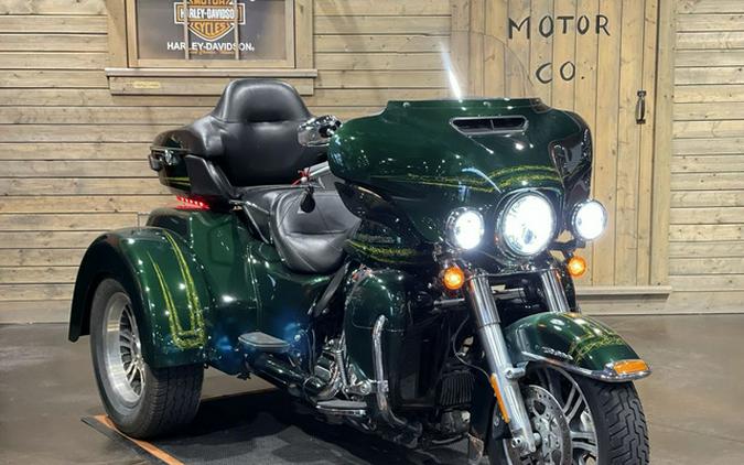 2019 Harley-Davidson Trike FLHTCUTG - Tri Glide Ultra