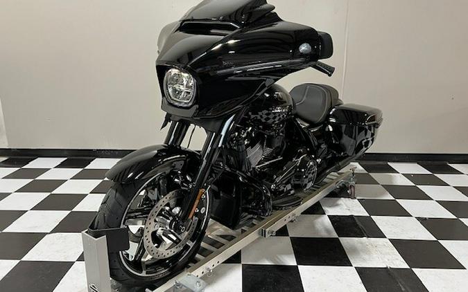 Street Glide™