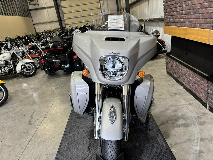 2025 Indian Motorcycle® Roadmaster® Limited Silver Quartz Metallic