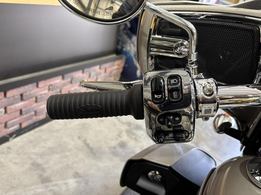 2025 Indian Motorcycle® Roadmaster® Limited Silver Quartz Metallic