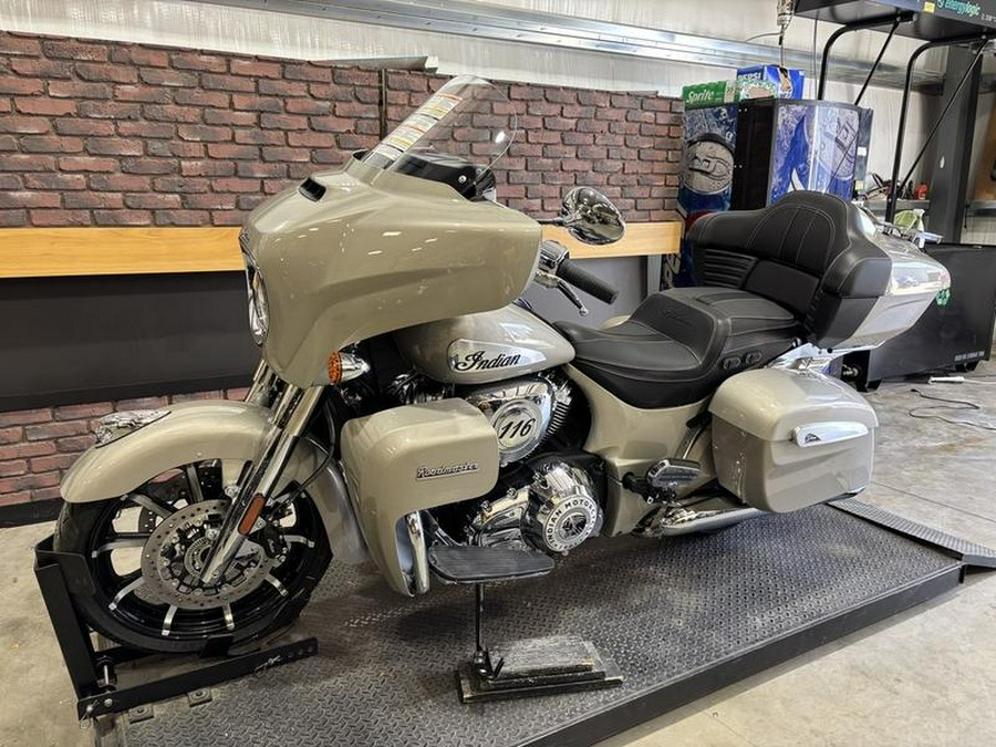 2025 Indian Motorcycle® Roadmaster® Limited Silver Quartz Metallic