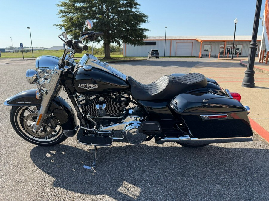 2019 Harley-Davidson® Road King® Vivid Black