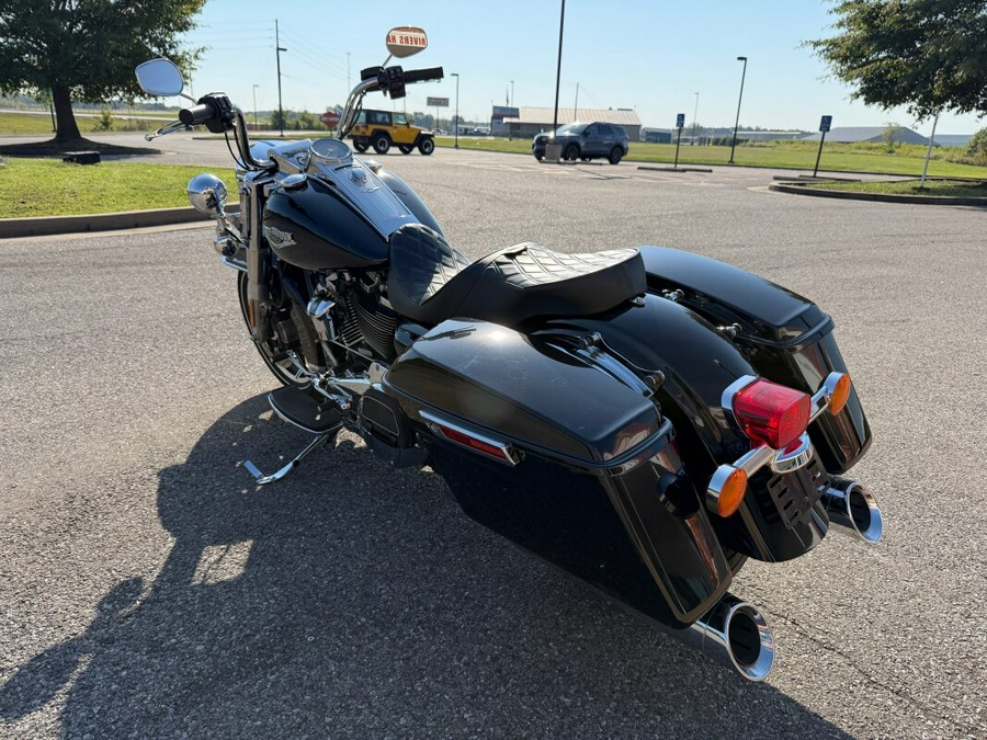 2019 Harley-Davidson® Road King® Vivid Black